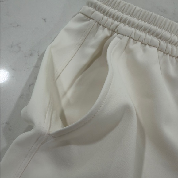 Athleta Ivory Wide-Leg Cargo Pants - Picture 10 of 16